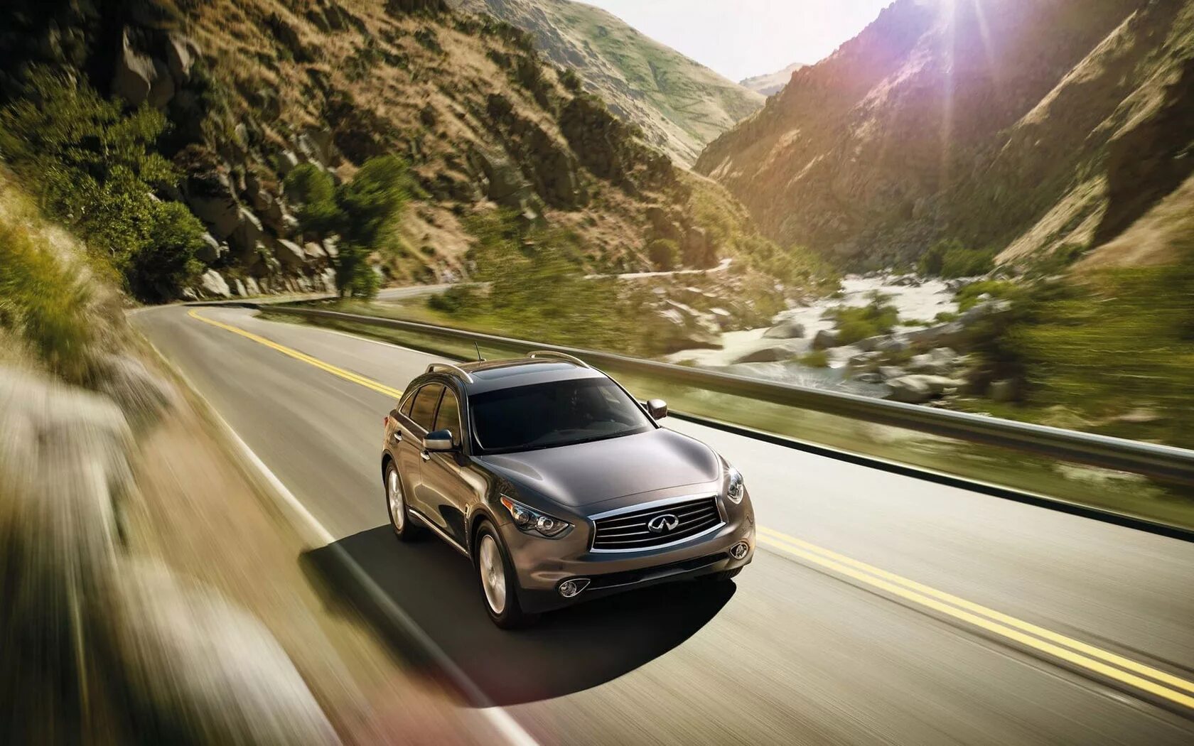 Авто едет по дороге. Инфинити qx70. infiniti qx70 wallpaper. машина на дороге. машина в горах.