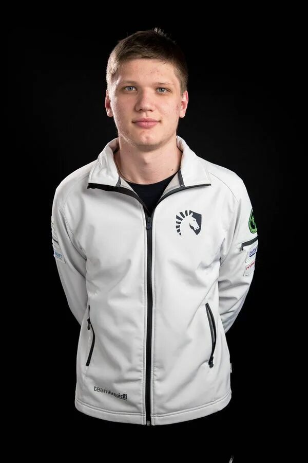 Саша Симпл. Navi s1mple. Саша Симпл в полный рост. S1mple CS.