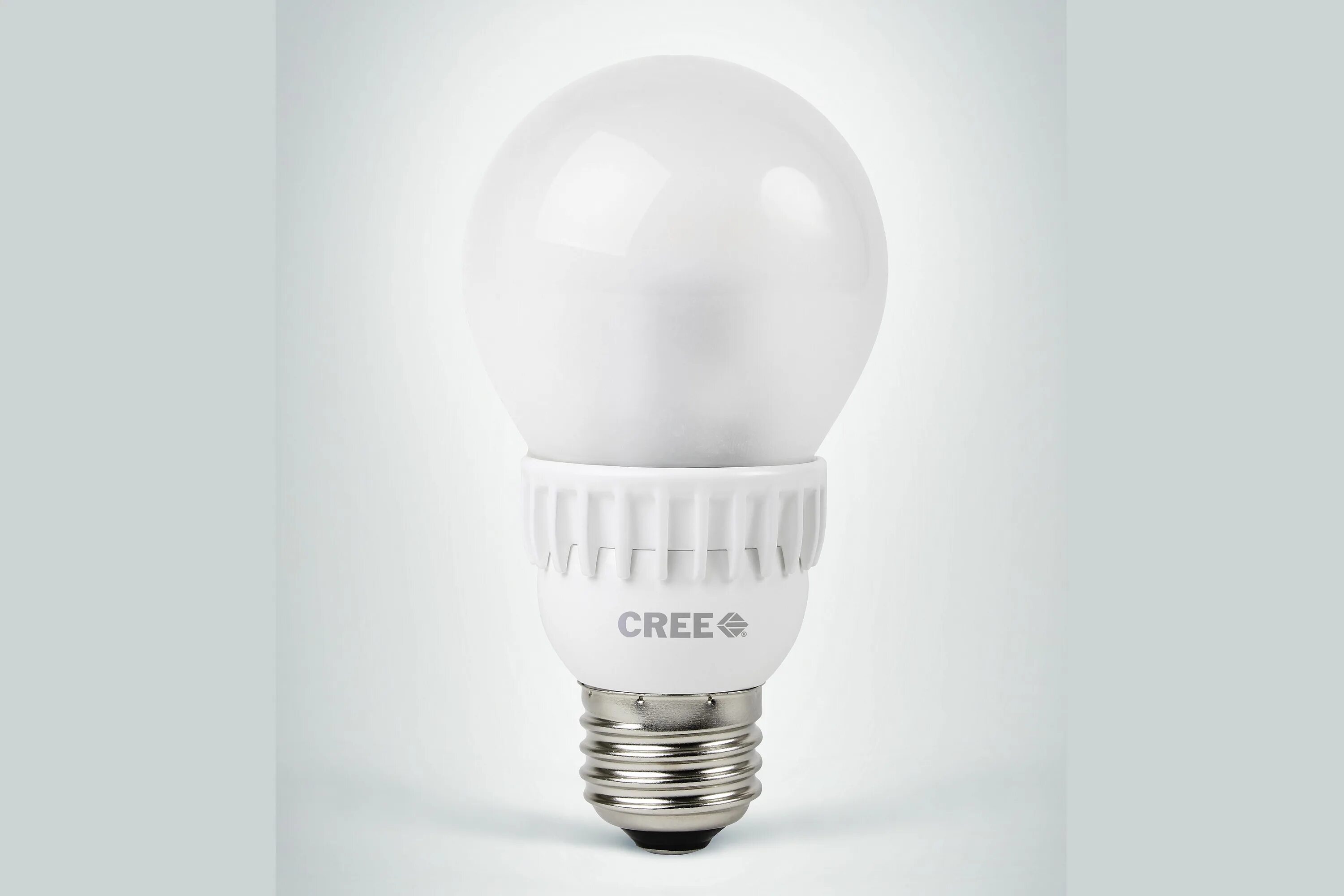 P v light. Led лампы vs лампы накаливания. led light bulb. 60 ватт. led vs light bulb.