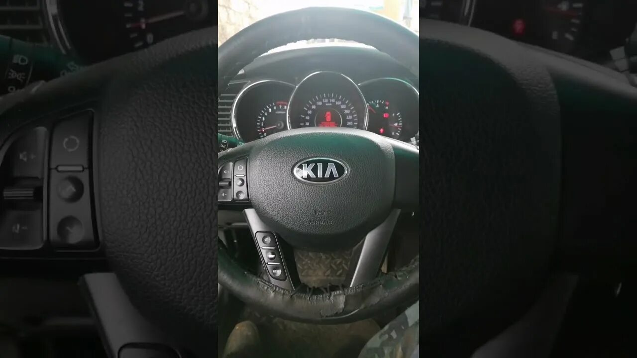 Рулевая колонка Киа Оптима. ЭУР на Киа Оптима 2011 года. Подрулевые лепестки Kia Optima 4. Подрулевые лепестки Киа Рио 4 2017. Киа рио что стучит