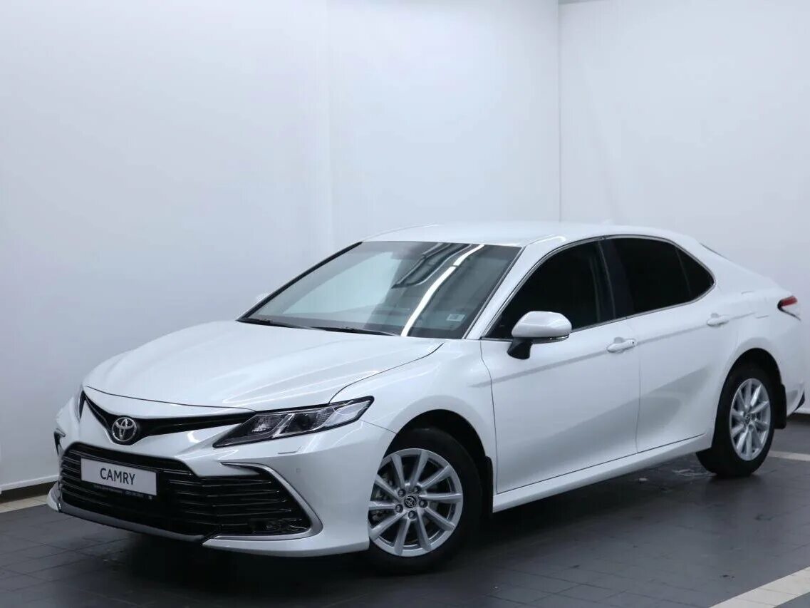 тойота белая 2022