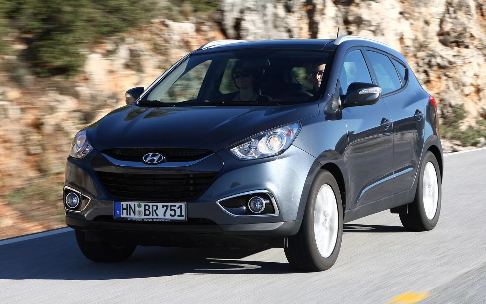Машина хендай 35ix 2. Хендай ай икс 20. Hyundai ix35. Hyundai ix35. Какая хорошая машина хундай.
