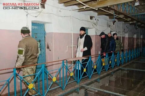 В следственных изоляторах содержатся