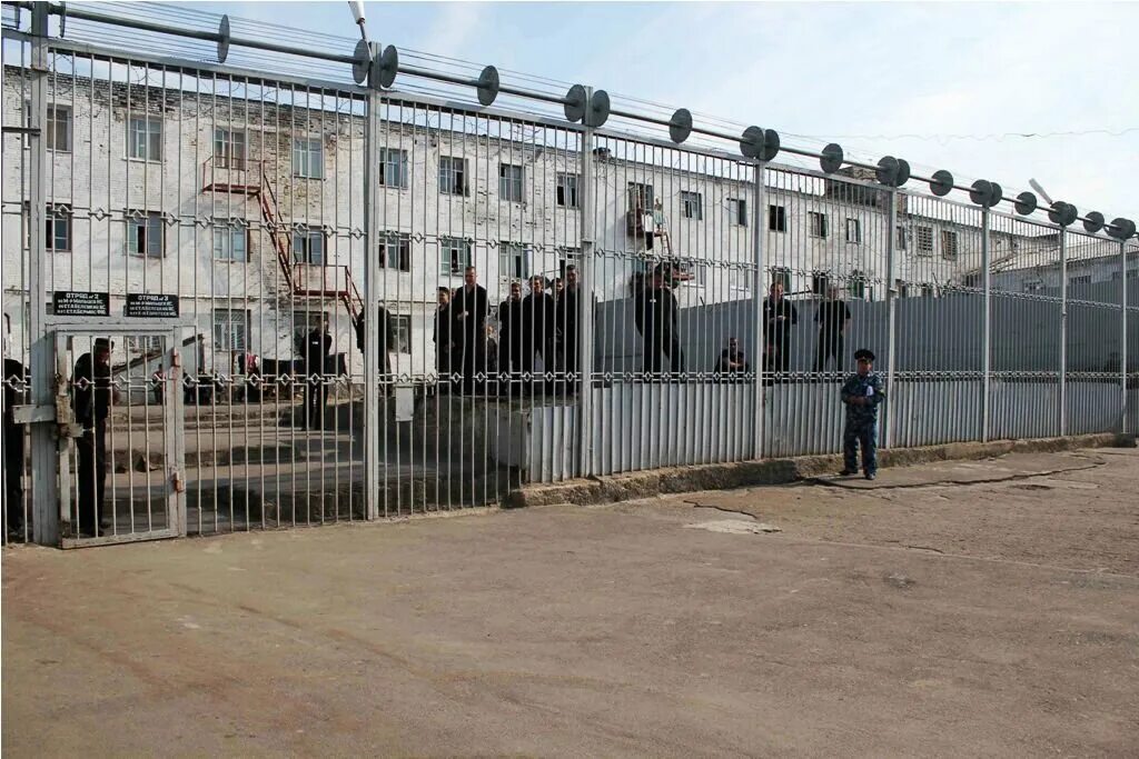 Зона плена. Колония поселения ик 10 ростов на дону. Колония в сибири. Осужденные зеки. Заключенные колония.