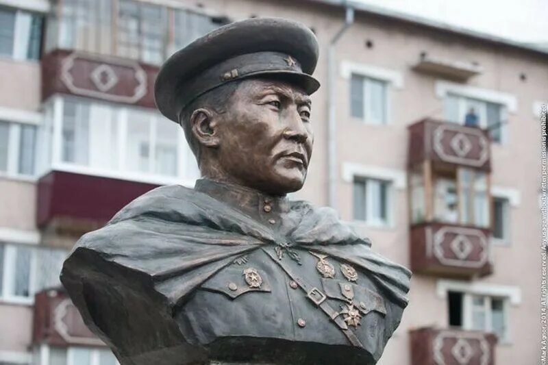 имена героев в названиях улиц улан-удэ. улица ленина арбат улан-удэ. улицы улан-удэ названные в честь героев вов. памятник владимиру борсоевуулан-удэ. рог изобилия на арбате улан-удэ.