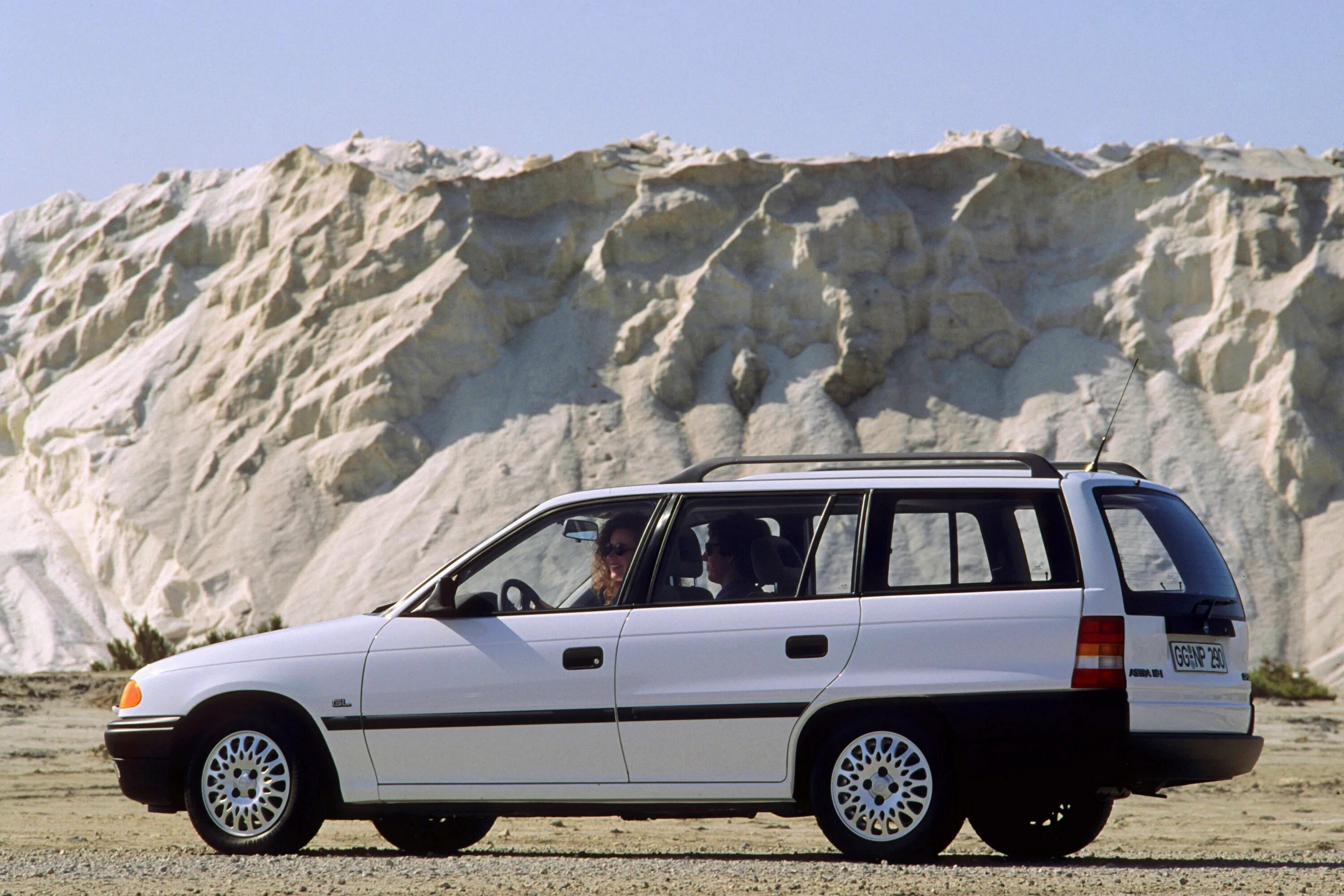 Opel Astra Caravan универсал 1997. Opel Astra f Caravan. Opel Astra f 1997 универсал.