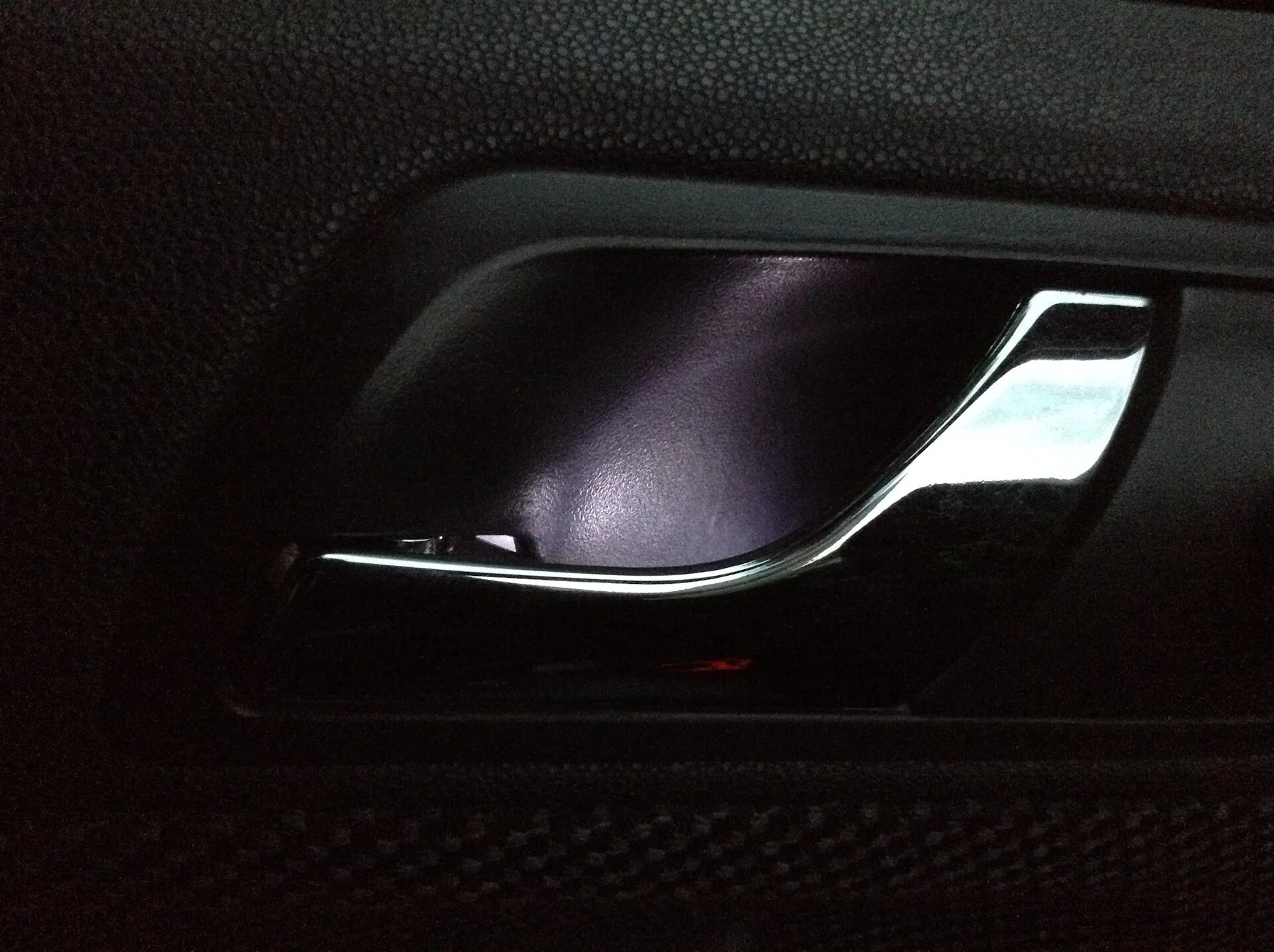 Подсветка внутренних ручек. Подсветка салона мазда 6 gh. Внутренняя ручка у грузовиков. Подсветка ручек дверей lexus gs300. Подсветка внутренних ручек дверей.