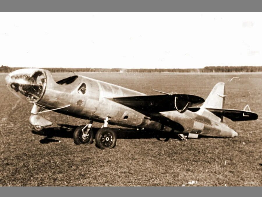 Heinkel he 119. Bell p-59 airacomet. Самые первые реактивные самолеты. Самолет белл р-59 "эйркомет". Самолет туполева ту 104.