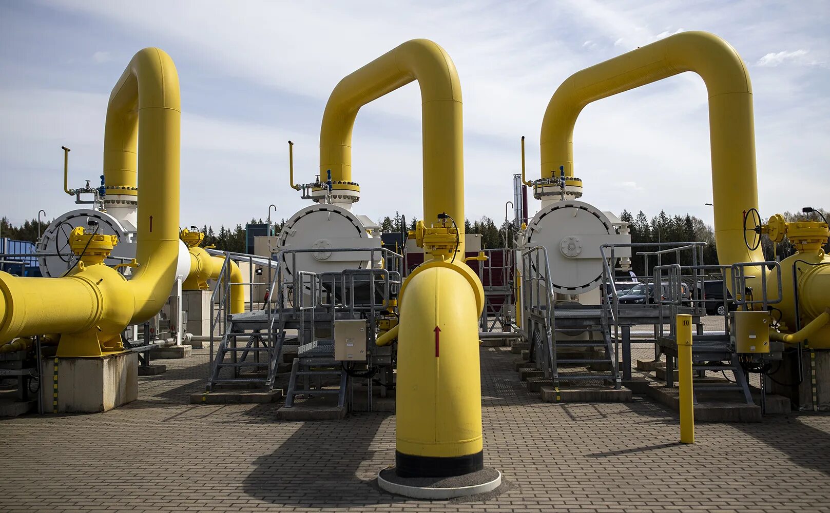 Российский газ название. Кс портовая. Франция газ. Газопровод. Турбина для северного потока.