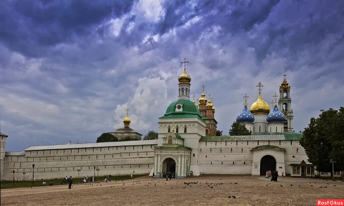 Сергиева лавра сегодня. Сергиев посадтроицв сергия лавра. Лавра свято троицкая сергиева лавра. Сергиева лавра сегодня. Монастырь сергиево троицкая лавра.