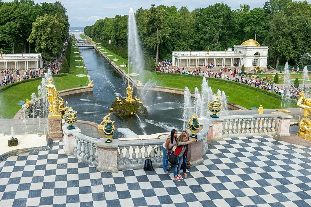 Петергоф часы работы 2025. Петергоф фонтаны 2025. петергоф фонтаны режим 2025. открытие фонтанов в петергофе в 2025 году. петергоф в июле.