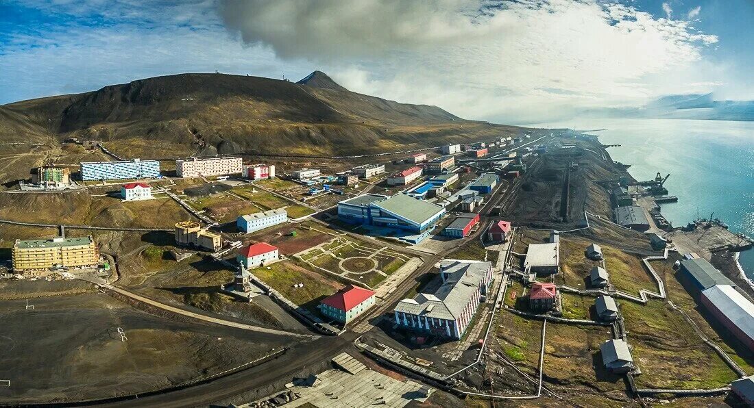 Шпицберген работа. Поселок баренцбург на шпицбергене. посёлок баренцбург архипелаг шпицберген. рудник баренцбург арх шпицберген. арх шпицберген пос баренцбург.