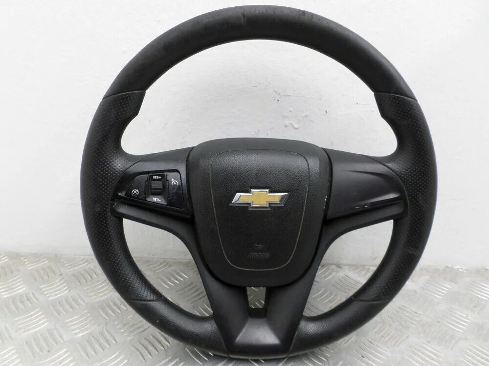 Рулевой колесо chevrolet. Руль шевроле трейлблейзер. Руль шевроле блейзер. Рулевой колесо chevrolet. Руль уаз 3151 с подушкой.