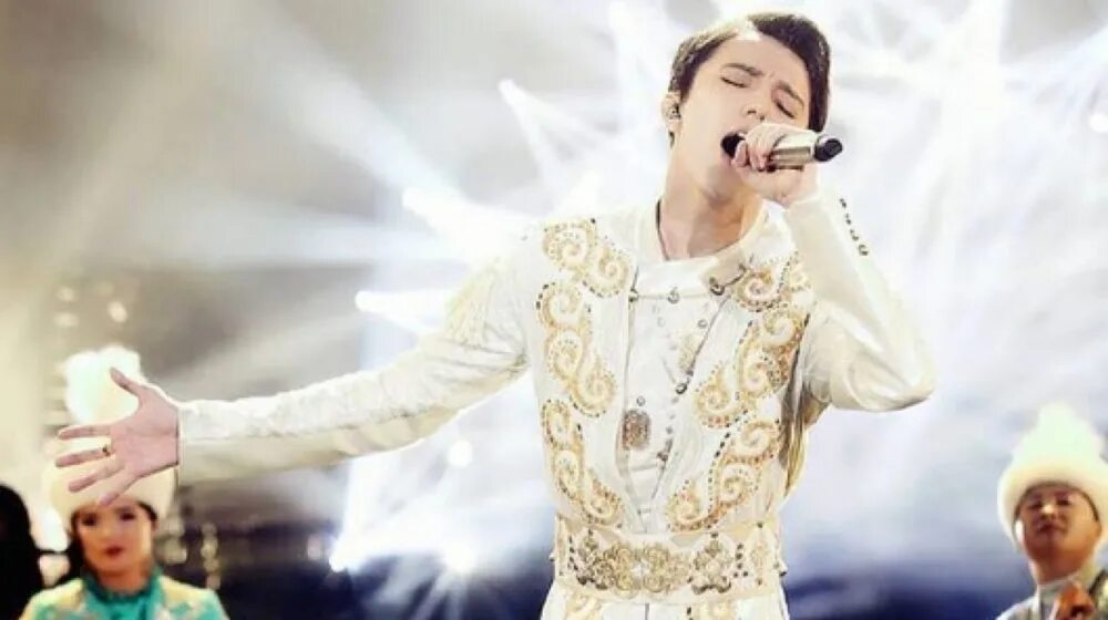 Гимн казахстана. Поющие дети казахстан\. Курмангазы оркестр. Культура казахов домбра. Дети поют гимн казахстана картинка.