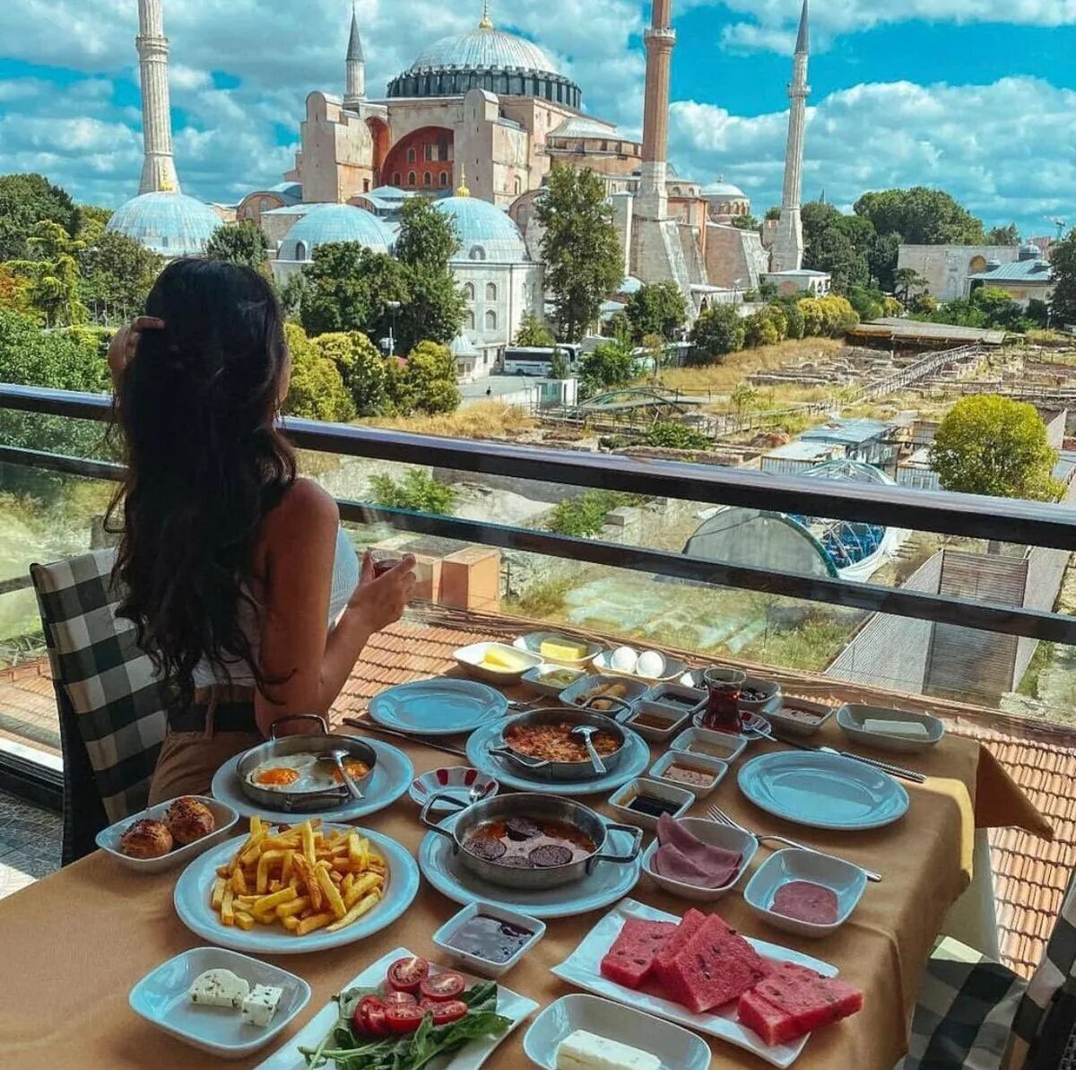Рестораны стамбула с видом. Ресторан в Турции Севен Хиллс. Севен Хилл Стамбул ресторан. 7 Hills Стамбул ресторан. Отель Seven Hills Стамбул.