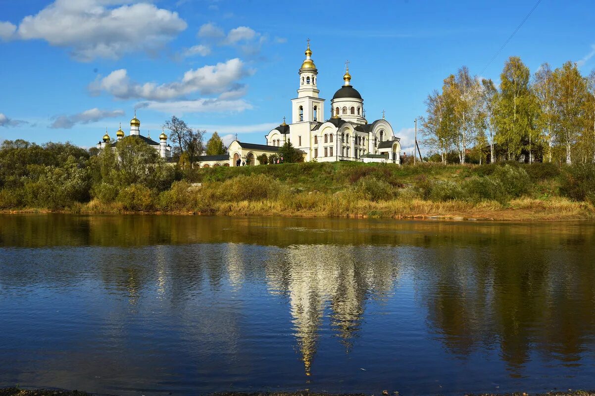 Сайт монастыря меркушино. Храм в меркушино свердловская область. меркушино храм архангела михаила. церковь симеона верхотурского в меркушино. село меркушино верхотурье храм.