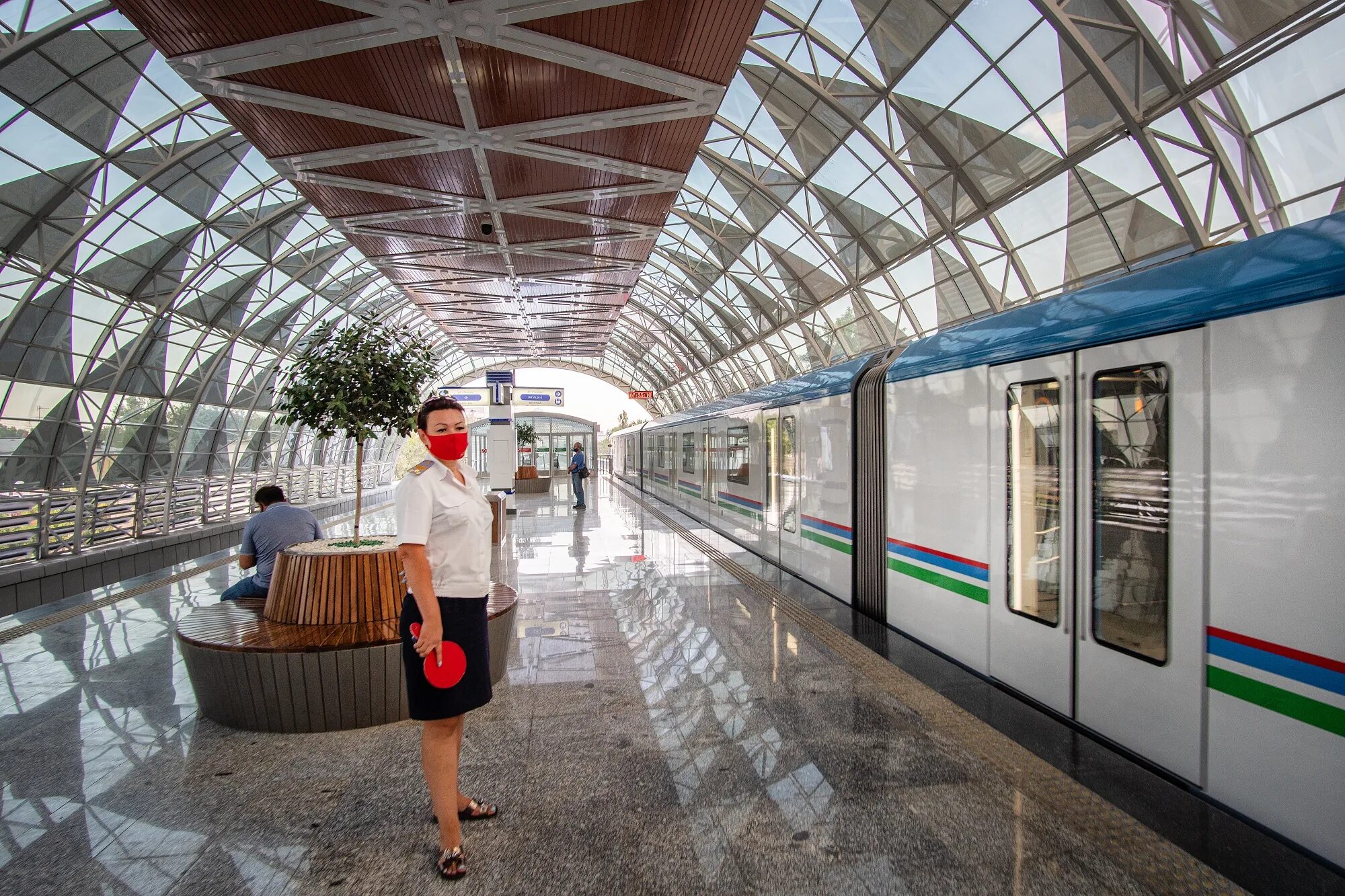 Ташкентский метро новости. Ташкентский метро новости. Ташкент метро станция «гафура гуляма». Метрополитен ташкента станция ойбек. Метро ташкент.