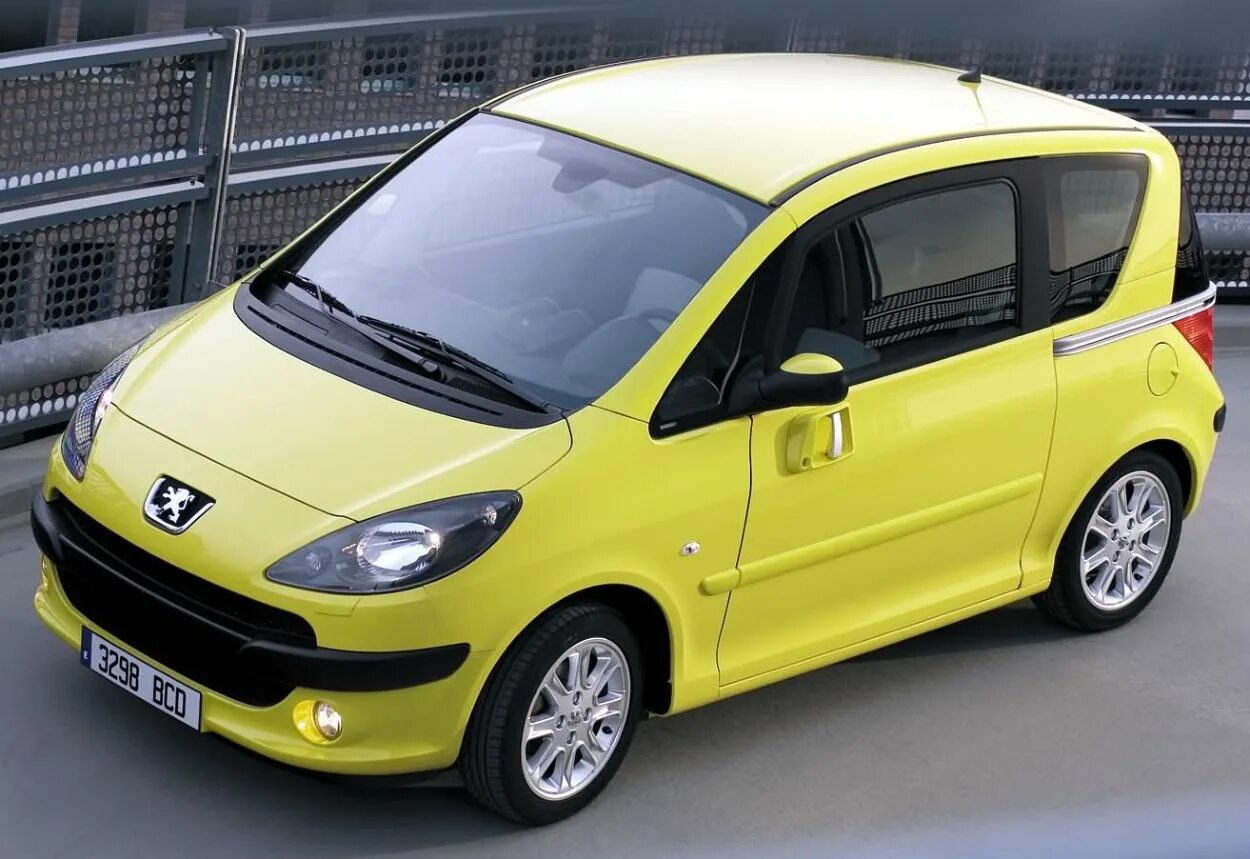 Citroen coupe ds3. Пежо плохая машина. Peugeot 208. Пежо малолитражка 107. P2178 peugeot 308.
