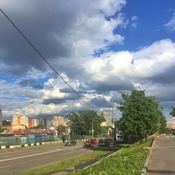 Коровинское шоссе сегодня. Коровинское шоссе дорога фото. коровинское шоссе бесконечность. эстетика коровинского шоссе. красивые места отдыха коровинское шоссе в москве фото.