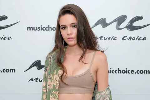 Index of /wp-content/uploads/photos/bea-miller/visits-music-choice-in-new-york