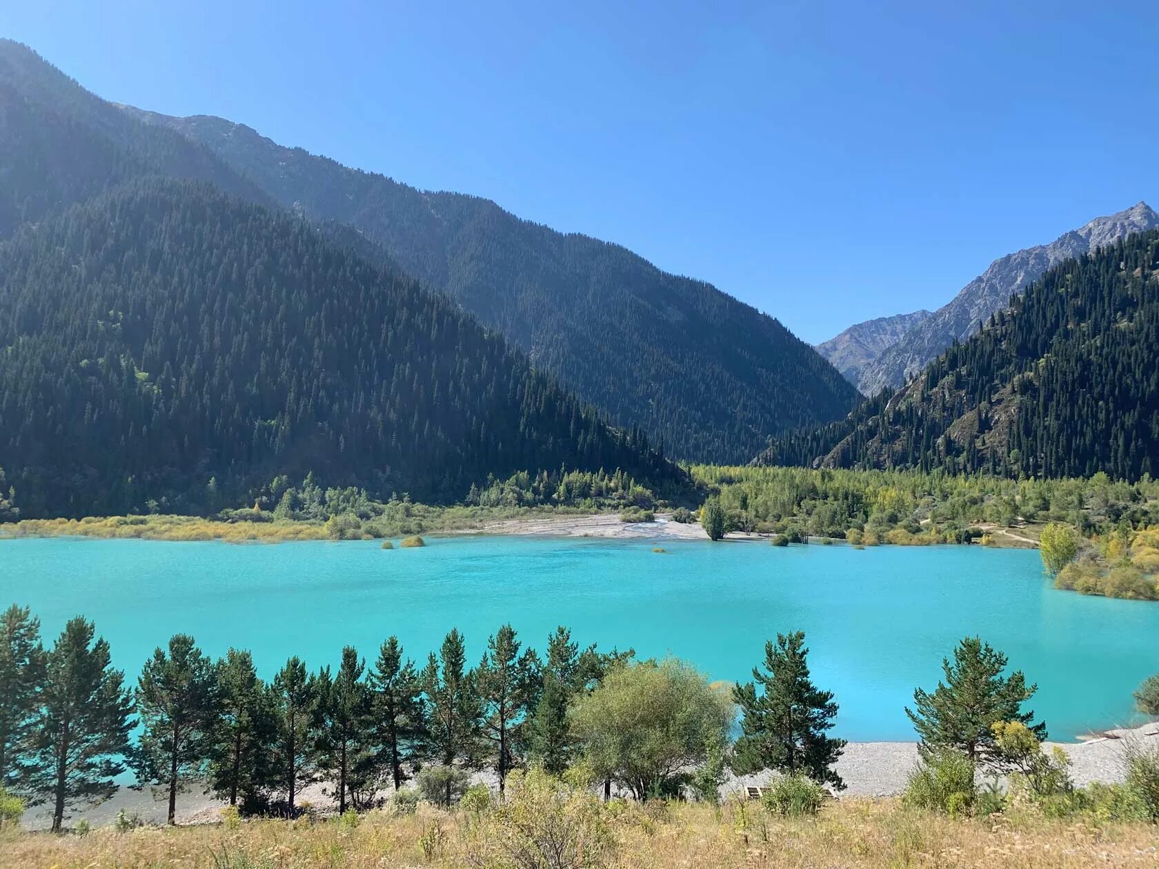 Курорт озеро боровое в казахстане. Курорт боровое (бурабай). Озеро жиренколь казахстана. Казахстан отдых. Боровое озеро казахстан бурабай.