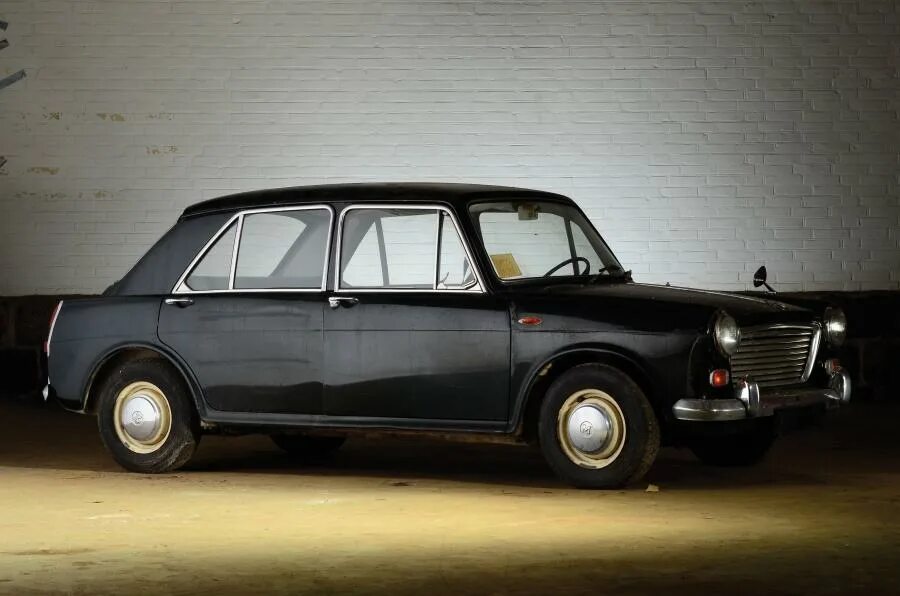 Светло-серого седана моррис минор 1961 года. Morris 1100 автомобиль. Моррис минор. Morris фото. Моррис минор.