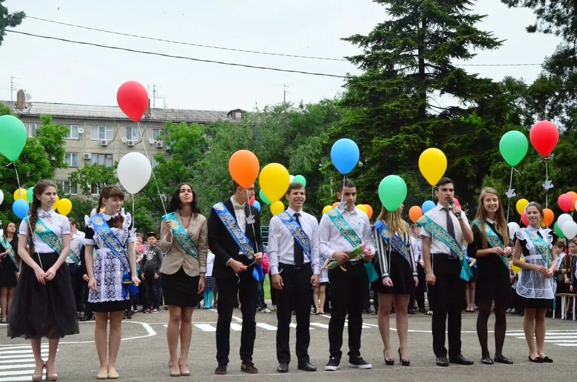 16 Школа последний звонок Бендеры. СОШ 16 Болотное. 16 Школа Ишимбай. 16 Школа Сыктывкар. Ремонт 16 школы