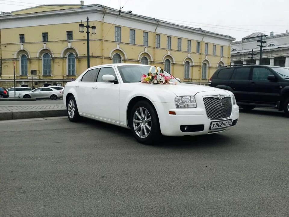 Аренда машин в санкт. Машина напрокат. Свадебные автомобили СПБ. Прокат машин Санкт-Петербург. Автомобиль на свадьбу СПБ С водителем.