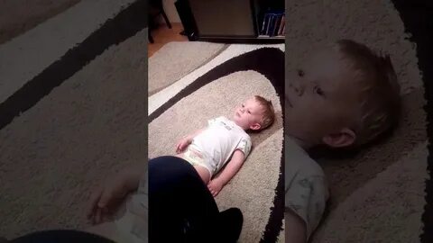 Мальчик плачет его малышку дядя побогаче текст