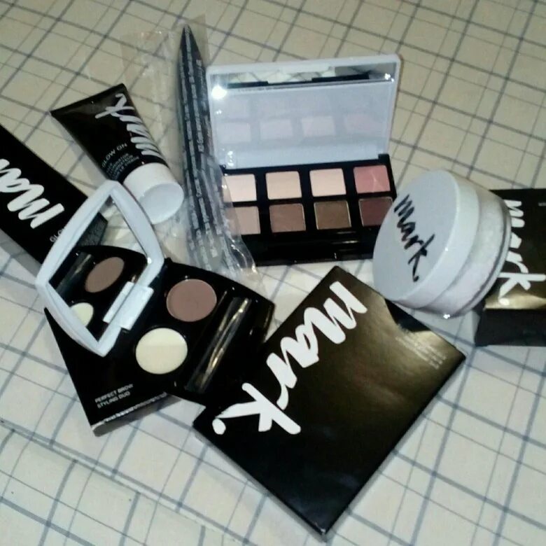 Жидкая губная помада mark avon. Avon mark. Avon mark. Жидкая губная помада mark avon. Помада mark avon матовая.