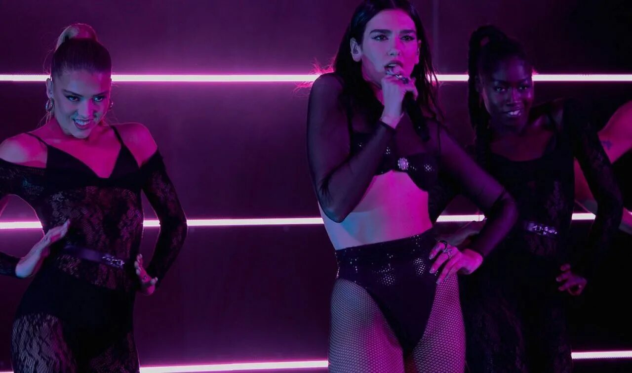 Дуа липа ремиксы. Группа Dua Lipa. Dua Lipa +18. Dua Lipa NRJ 2020. Dua Lipa 2020.