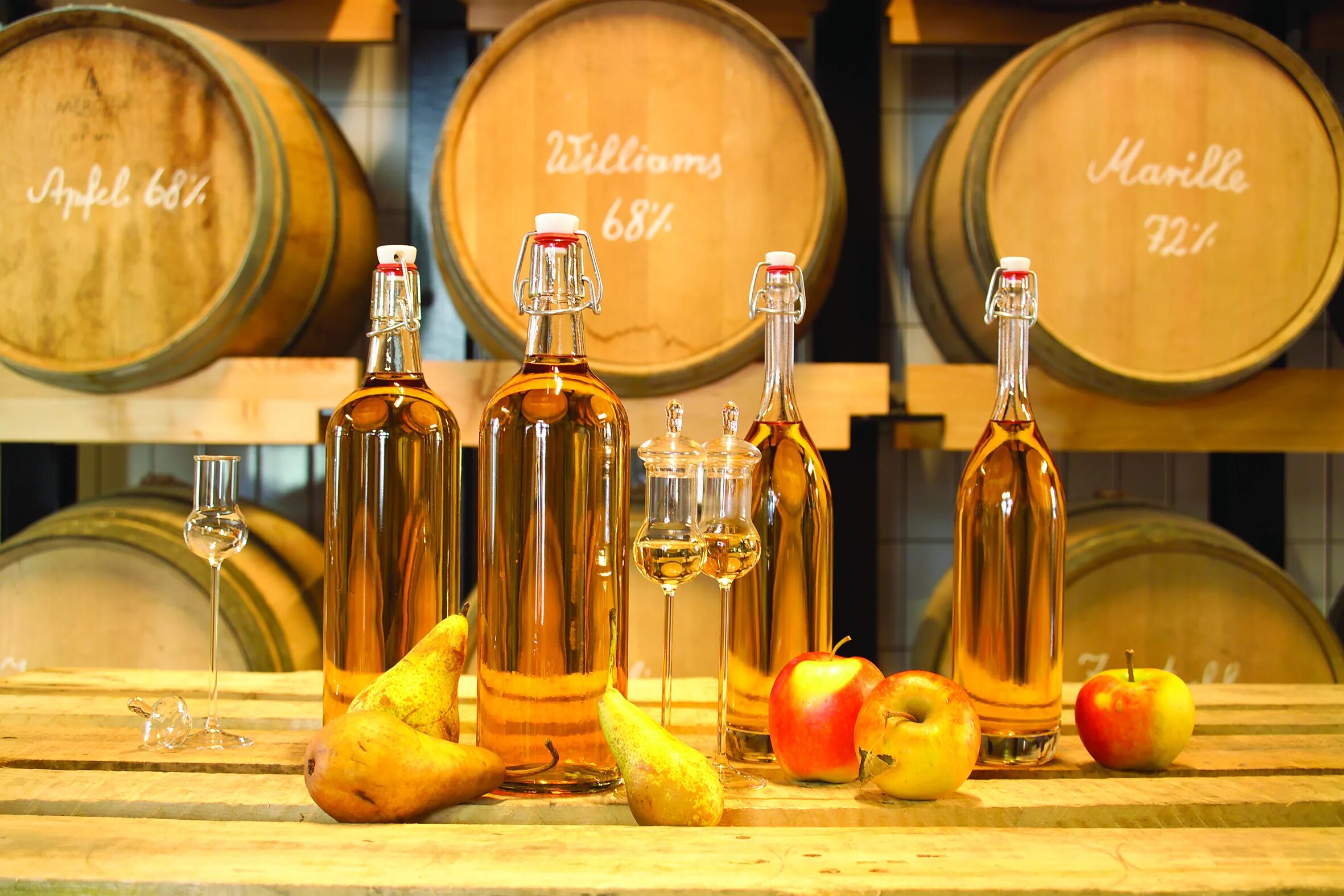 Шнапс. Шнапс немецкий. Шнапс из германии. Шнапс. Немецкий грушевый шнапс.