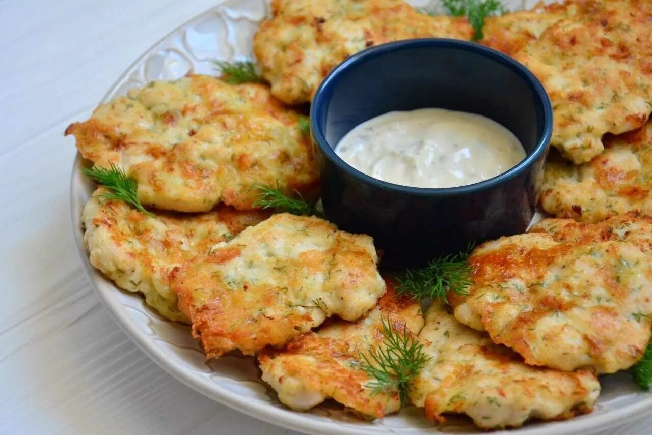 Вкусное сочное куриное филе на сковороде. Котлеты по албански. котлеты по-албански из куриной. котлеты по-албански из куриного филе. котлеты по-албански из куриной грудки.