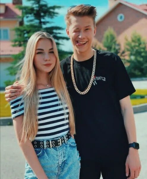 Ваня Дмитриенко с девушкой и Нинидзе в одиночестве: звезды на "Зимнем Кубке" рад