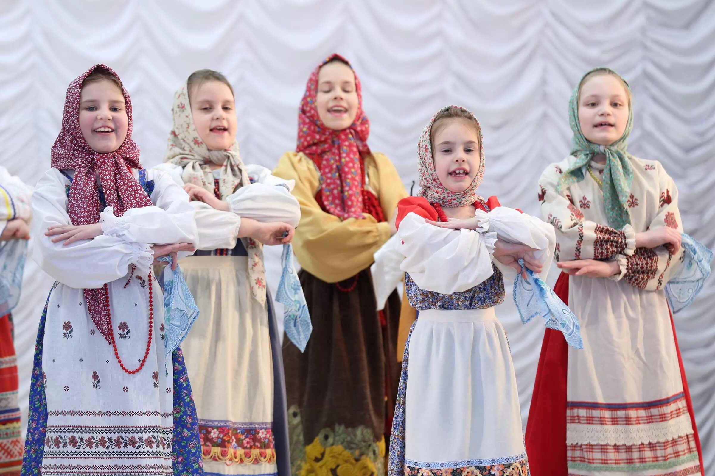 Поет народ. Народное пение. Русское народное пение. Народный вокал. Пение народное пение.