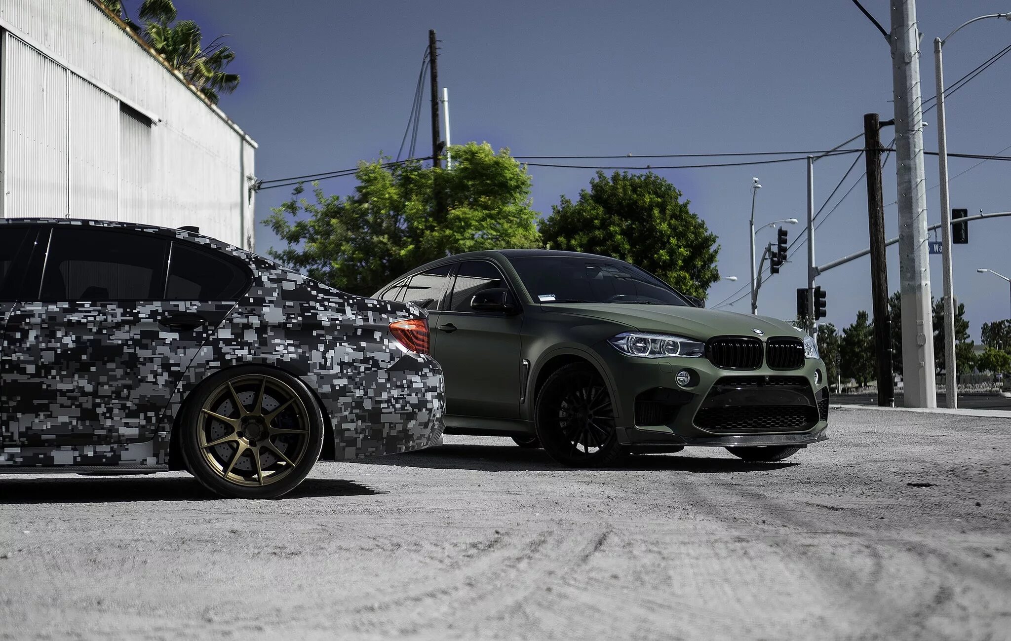 BMW x6m хаки. BMW x5 f85. BMW x5m Urban Green. BMW x5m f85 adv1. Pixel x6