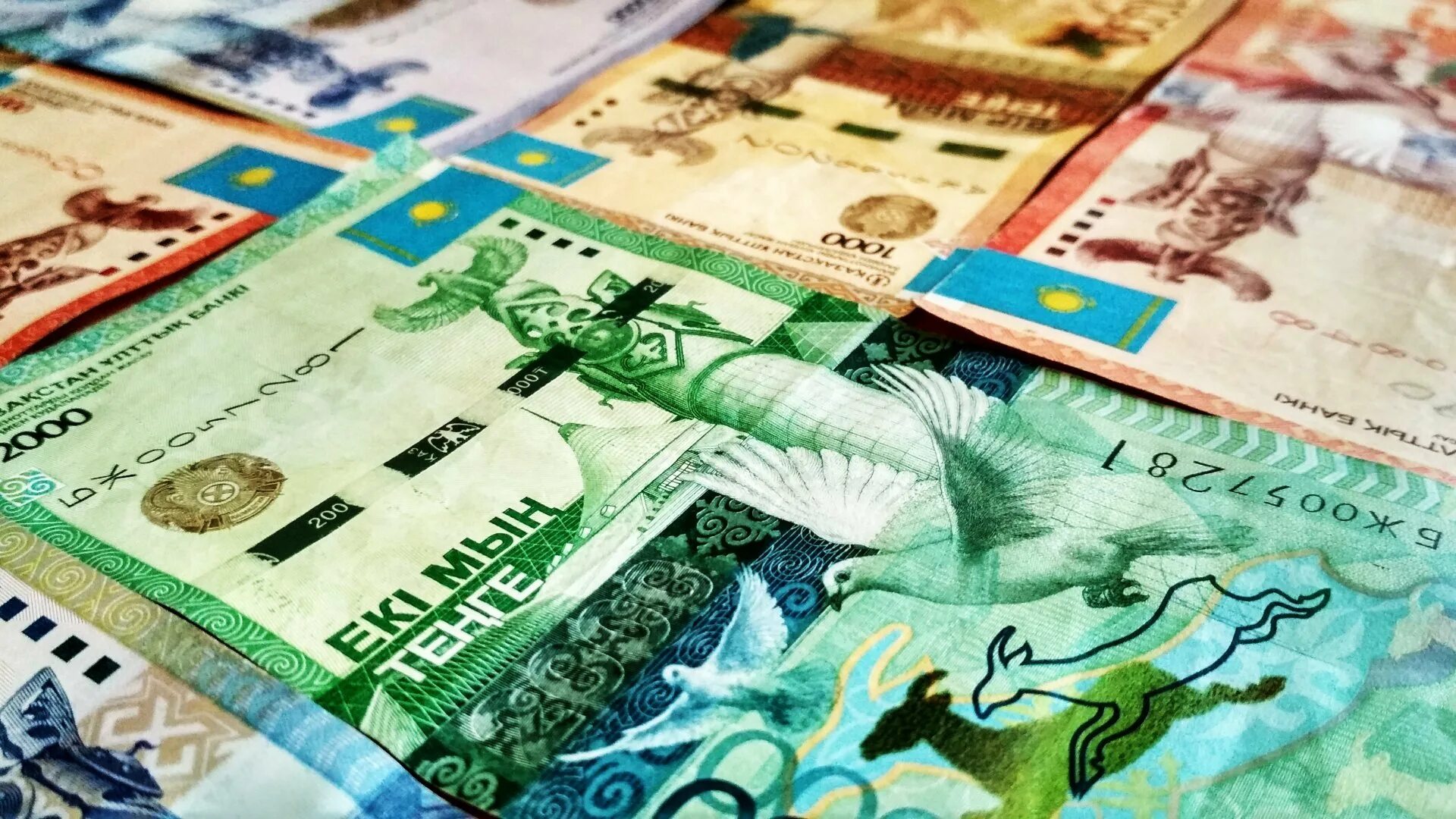 Фото тенге казахстана. Крупные купюры тенге. Ntyut d he kz. Тенге. Тенге казахстан.