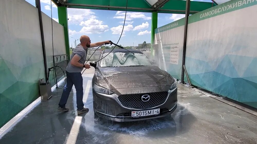 Самомойка. Поэтапная мойка автомобиля на автомойке самообслуживания. Как правильно мыть машину на мойке самообслуживания. Помыть салон на мойке самообслуживания. Автомойка как пользоваться видео