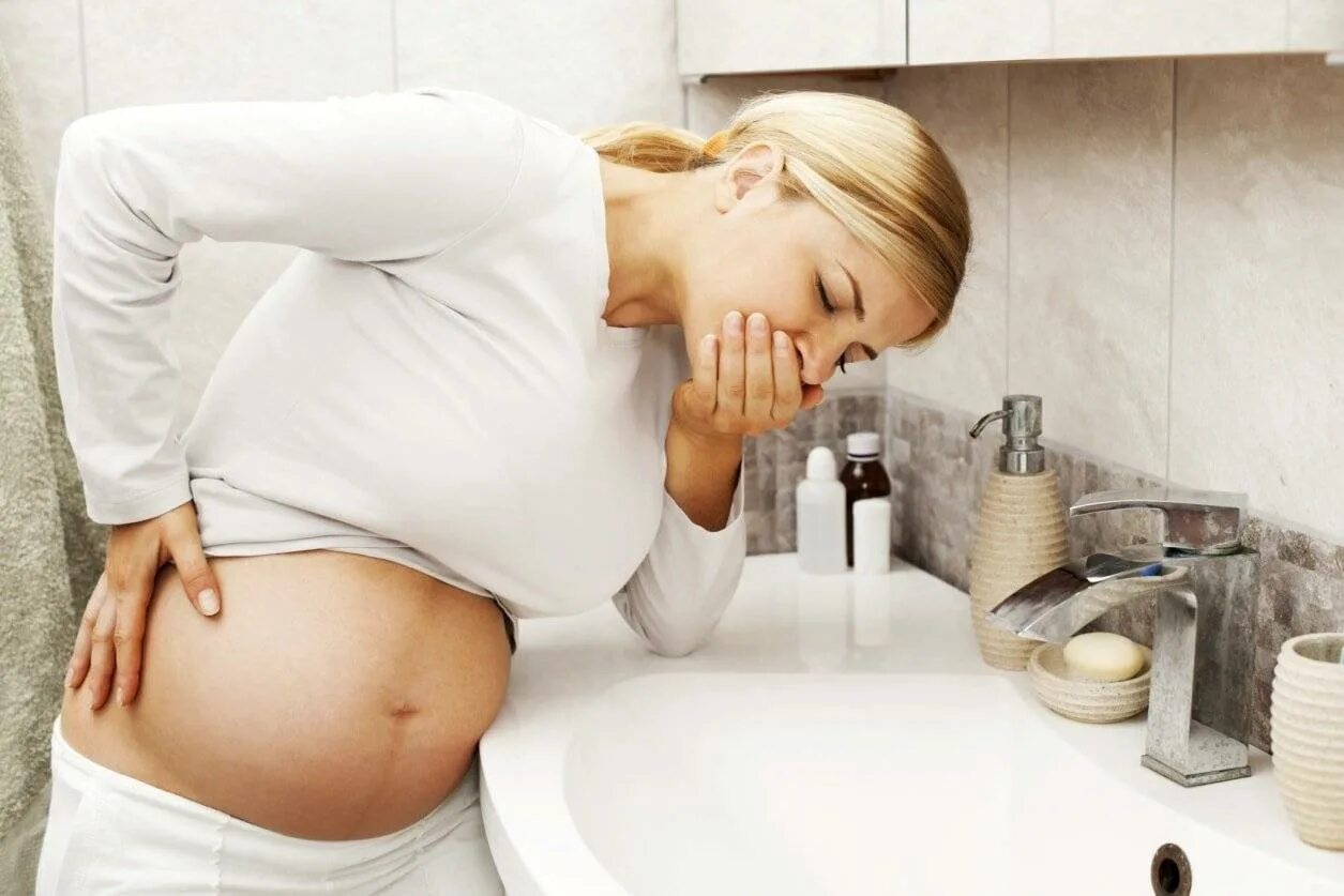 Токсикоз. Токсикоз беременности. Беременные девушки. Тошнота беременных.