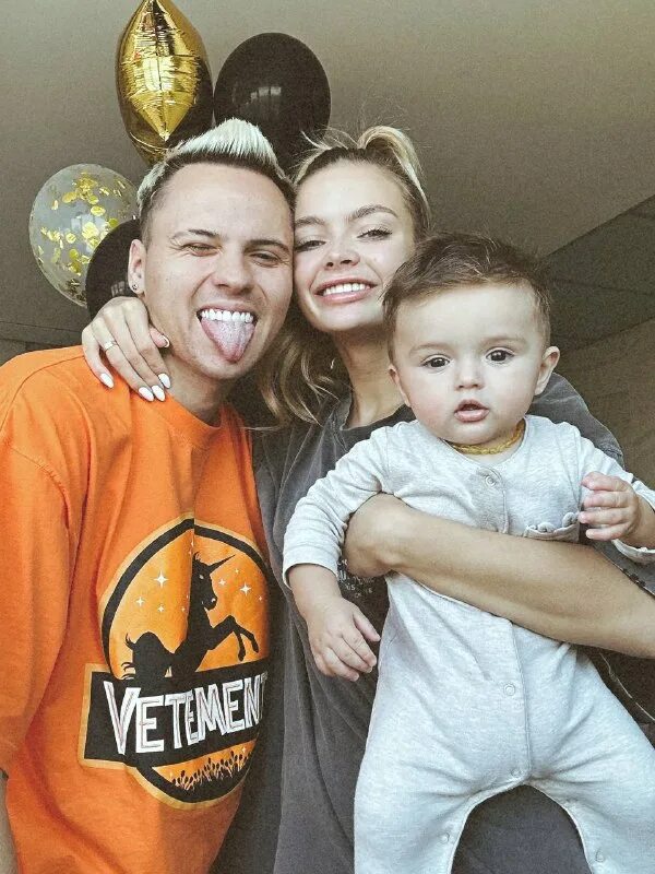 ребёнок ани ищук и димы. сын ани ищук. как зовут сына ани ищук второй. аня ищук с сыном. сын анны ищук.