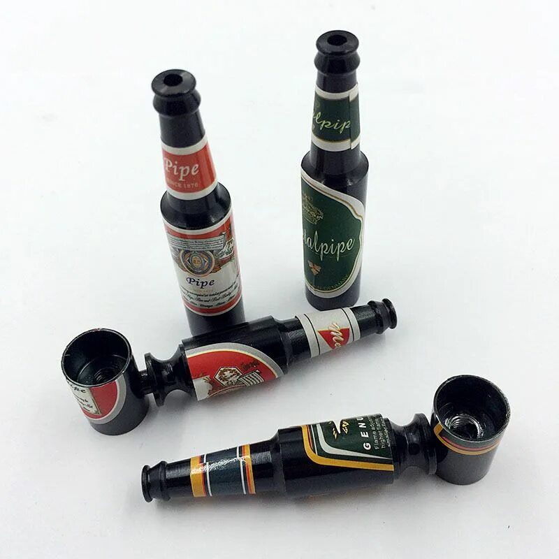 При изготовлении бутылок через трубку. Какое физическое явление используют при изготовлении бутылок. Питьевая бутылка с трубкой. Булик из бутылки. Давление воды на поршень.