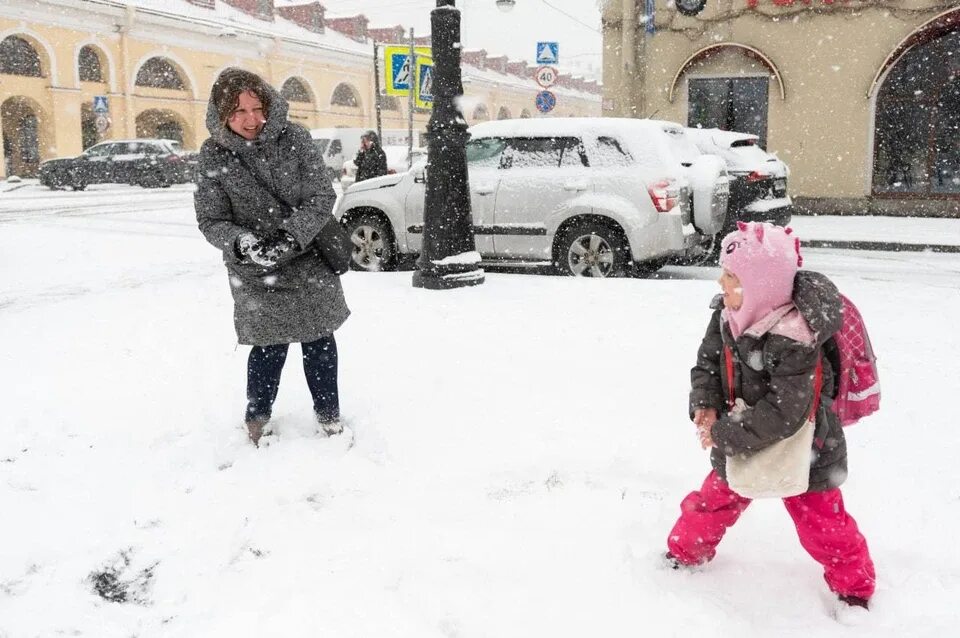 Когда пойдет снег в санкт петербурге. Снег в питере 2025. снегопад в петербурге. заснеженный санкт-петербург. апрель питер снег.