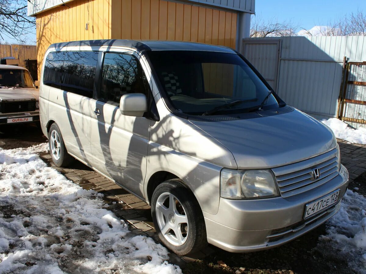 Куплю хонду улан удэ. Honda Stepwgn 2002. Honda Stepwgn II 2002. Honda Stepwgn, 2002 год. Honda Stepwgn 2.0 at, 2002.