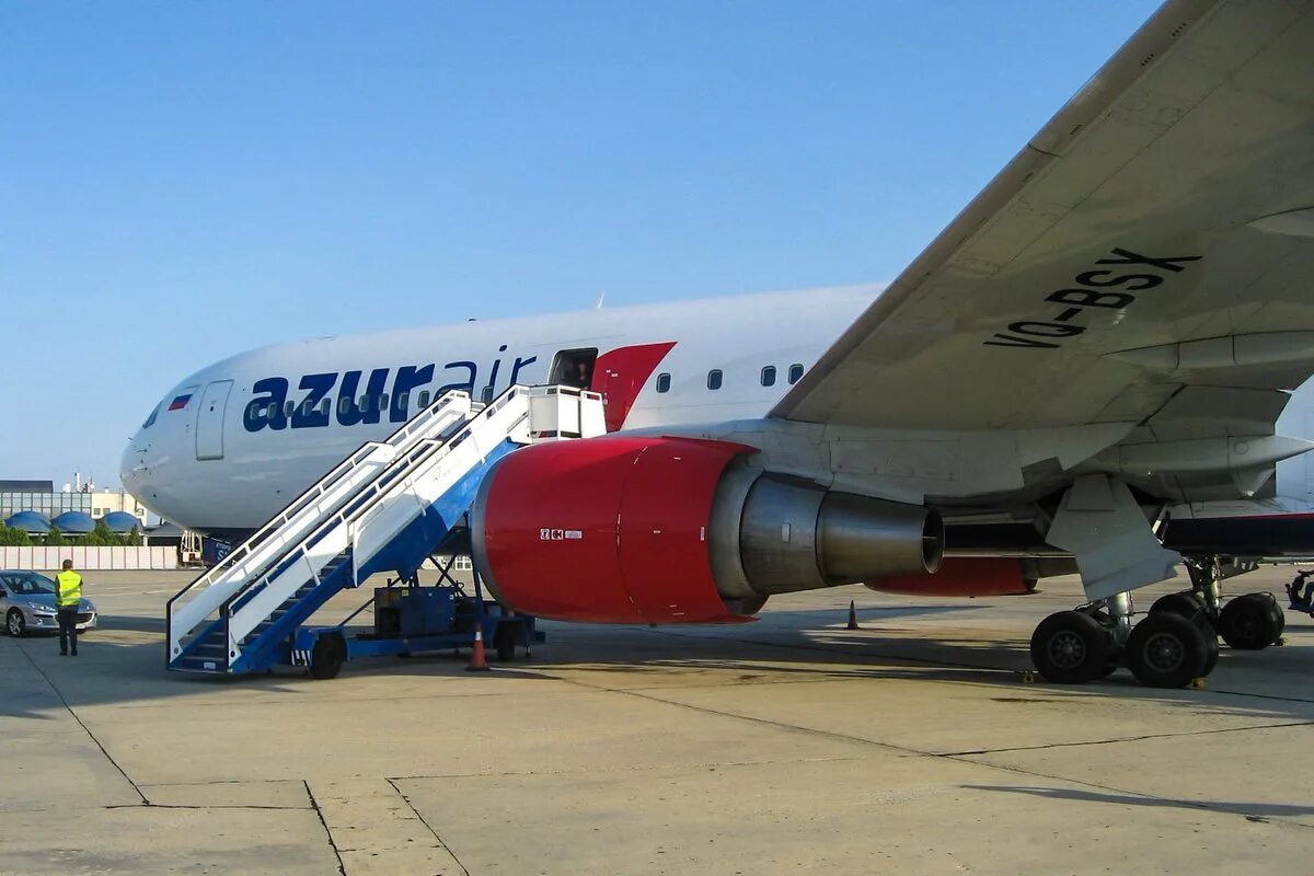 Air авиакомпания. Air авиакомпания. Azur air авиакомпания самолеты. Air авиакомпания. Боинг 767 икар.