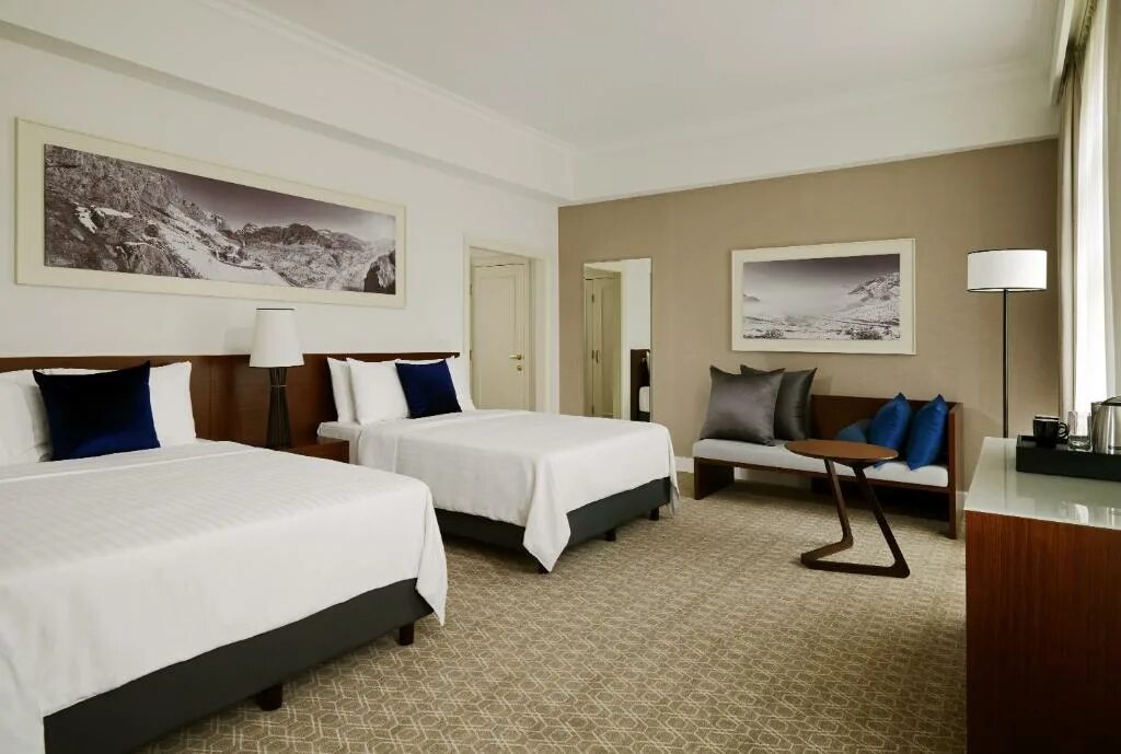 Marriott armenia hotel. Отель марриотт ереван. Marriott armenia hotel. Мариот гостиница ереван. Армения марриотт отель ереван.