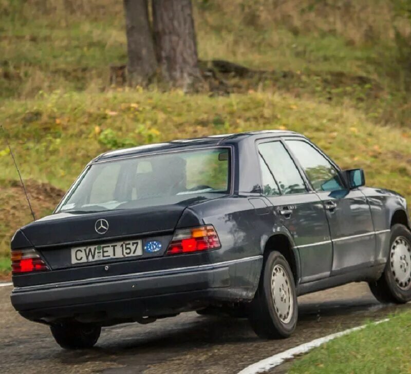 Mercedes-benz 300sel 6. Мерседес миллионник. Mercedes-benz w123 230. Мерседес 212 универсал. Мерседес миллионник.