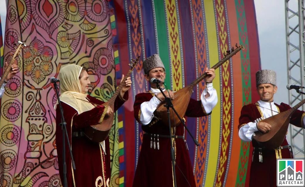 Фольклорный ансамбль. Дагестанские мелодии без слов. Мелодия дагестана без слов. Дагестанский народ. Дагестанские музыкальные инструменты.