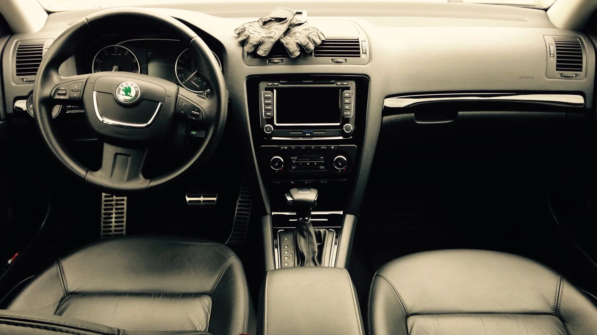 Фото салона и прочее - Skoda Octavia RS A5 Mk2, 2 л, 2011 года фотография DRIVE2
