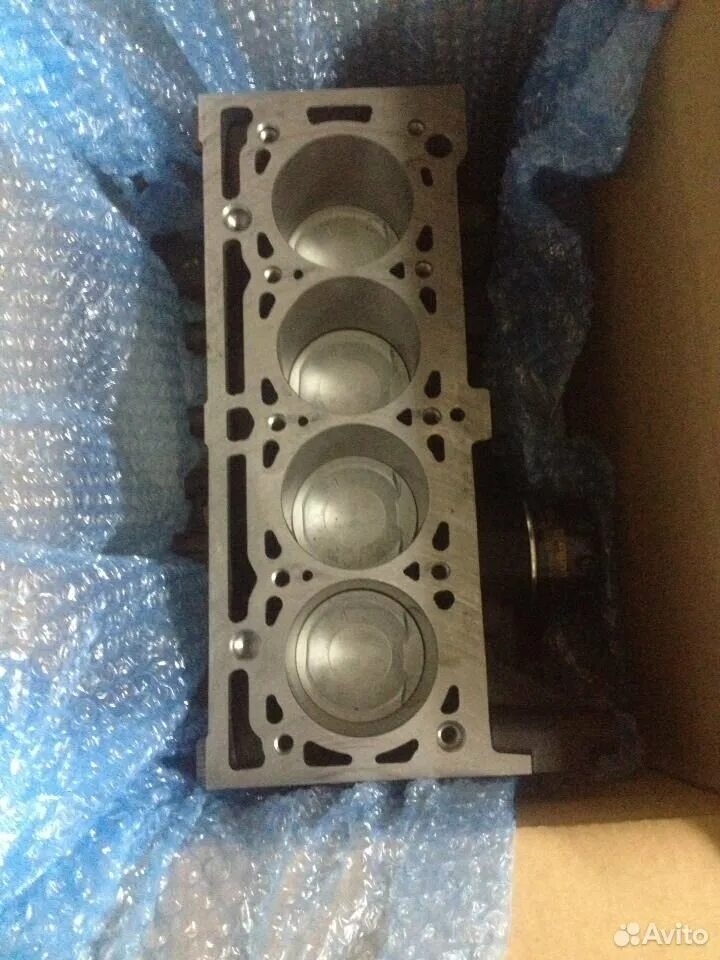 К4м двигатель рено. Рено меган к7 блок двигателя. Блок к4м. Блок к4м. Блок двигателя 1, 6 16v k4m renault.