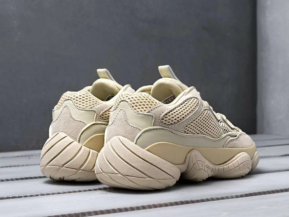 Купить кроссовки 500. Кроссовки adidas Yeezy 500. Adidas Yeezy Boost 500. Кроссовки adidas Yeezy Boost 500. Adidas Yeezy 500 бежевые.